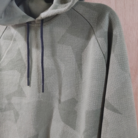 Men Old Navy Active Green Hoodie in excellent condition - Picture 4 of 12